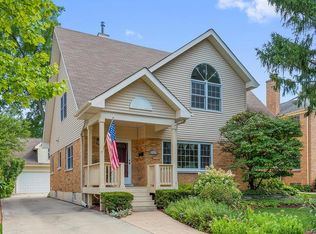 352 Harris Ave, Clarendon Hills, IL 60514