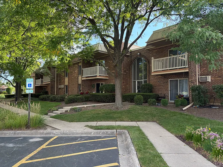 910 W Alleghany Dr #1C — Photo 10