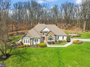 15 Maple Grove Rd, Hanover, PA 17331