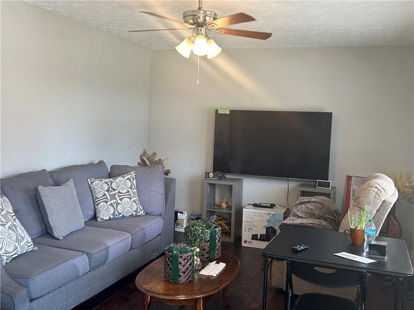 579 Wexwood Dr, Riverdale, GA 30274