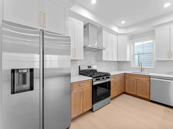 6717 Madison Street image 6 of 28