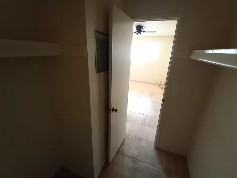 1802 E Adelaide Dr — Photo 10