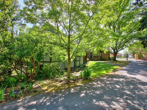 5th image of 4265 Winding Woods Way