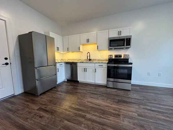 84 Main St #2