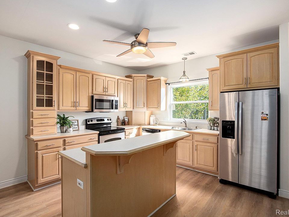 40 Park Island Dr #4, photo 5