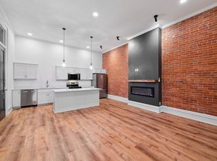 105 E Bremer Ave APT 2, Waverly, IA 50677