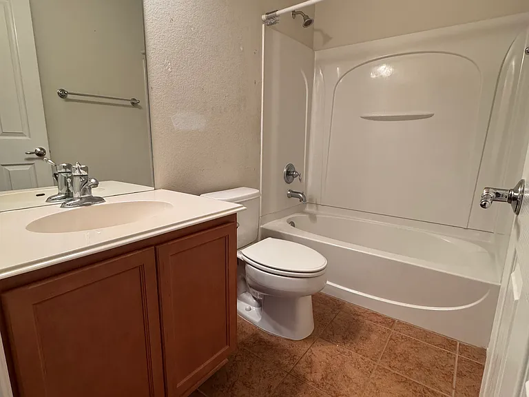 615 Kingfisher Ln — Photo 6