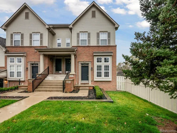 22264 Abbey Ln, Dearborn, MI 48124