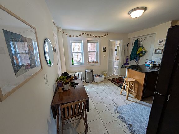 5th image of 78 Decatur St