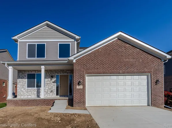 53188 Woodland Meadows Dr, Chesterfield, MI 48047
