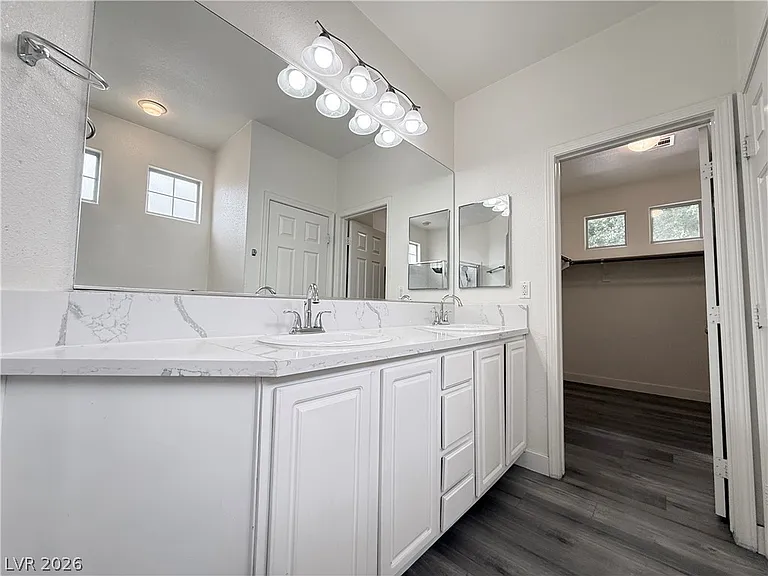 8034 Arcadian Ln — Photo 13