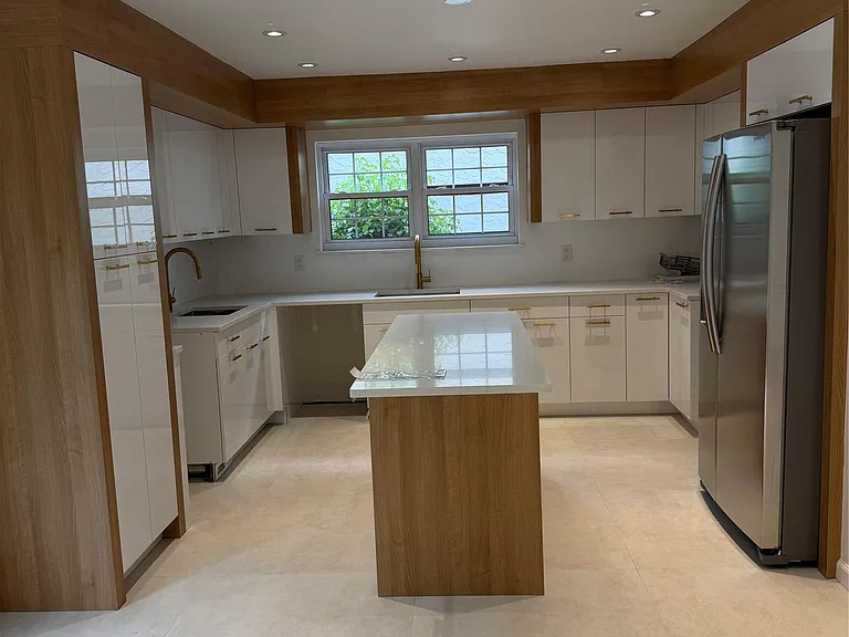 48 Somerset Dr — Photo 2
