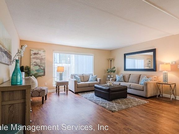 3rd image of 13138 Moorpark St APT 5