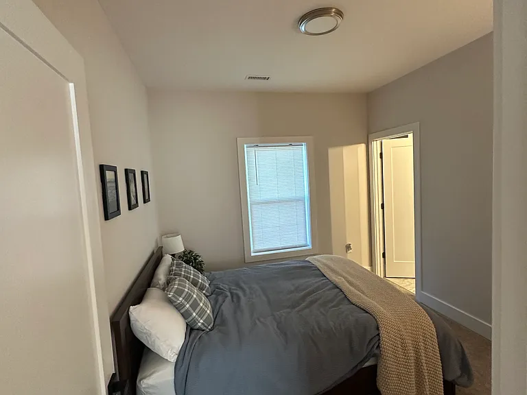 157 N Powell Ave — Photo 32