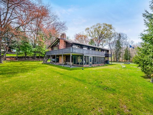 4 Whippoorwill Hill Rd, Newtown, CT 06470