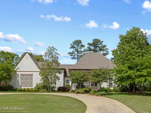 260 Hidden Oaks Dr, Ridgeland, MS 39157