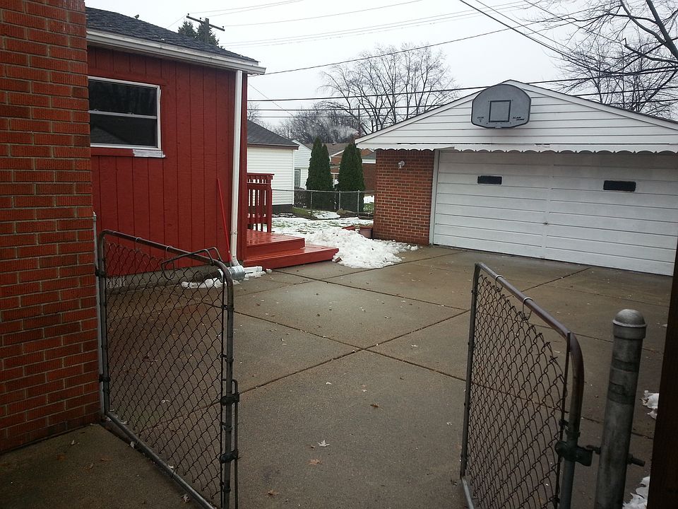 1st image of 3445 Melwood Dr