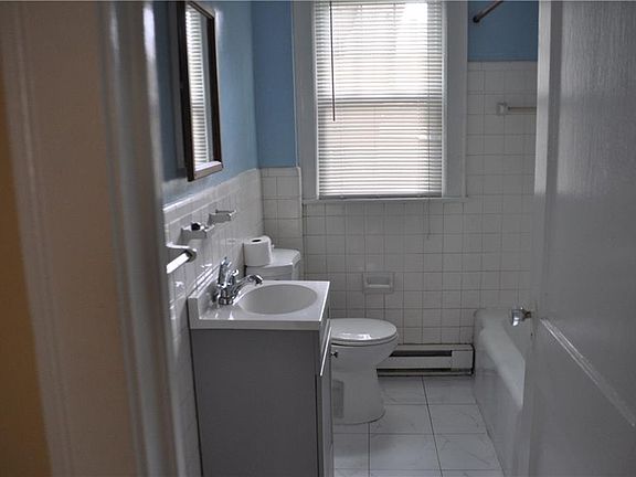 5th image of 140 W Ocean Ave