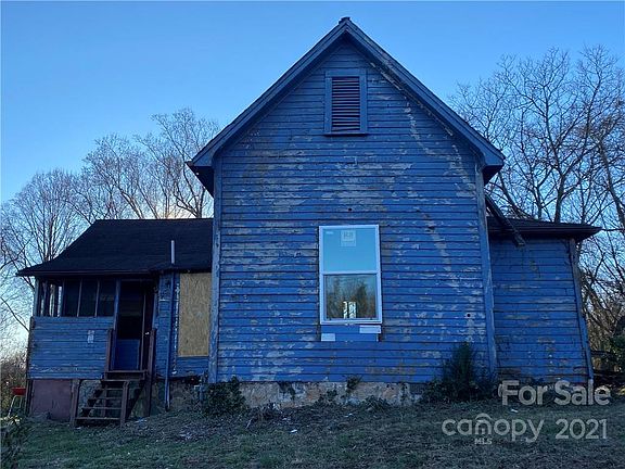 2nd image of 520 Foster Pl NW