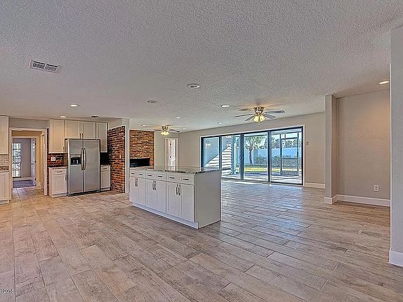 2nd image of 2 Yacht Club Ln