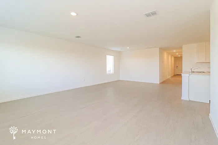 4 bed, 2.0 bath, 1667 sqft, $2,070 — Photo 3