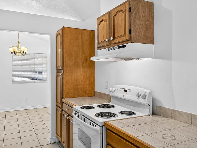 3105 Saint Clair Ave — Photo 12