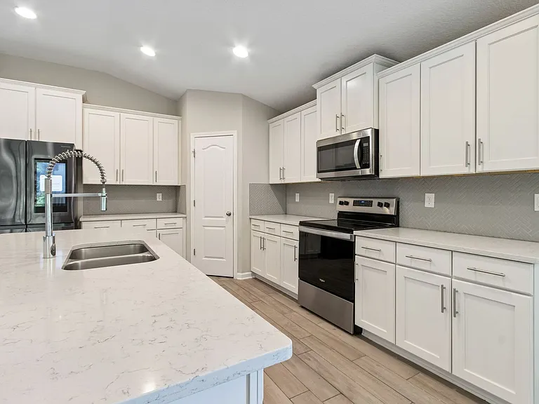 70305 Winding River Dr — Photo 8