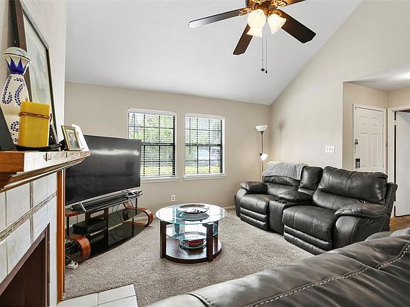 3rd image of 2912 Mulberry Ln