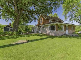 9639 E River Rd, Ridott, IL 61067