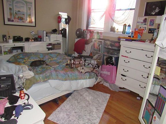 4th image of 34 Egmont St #2A