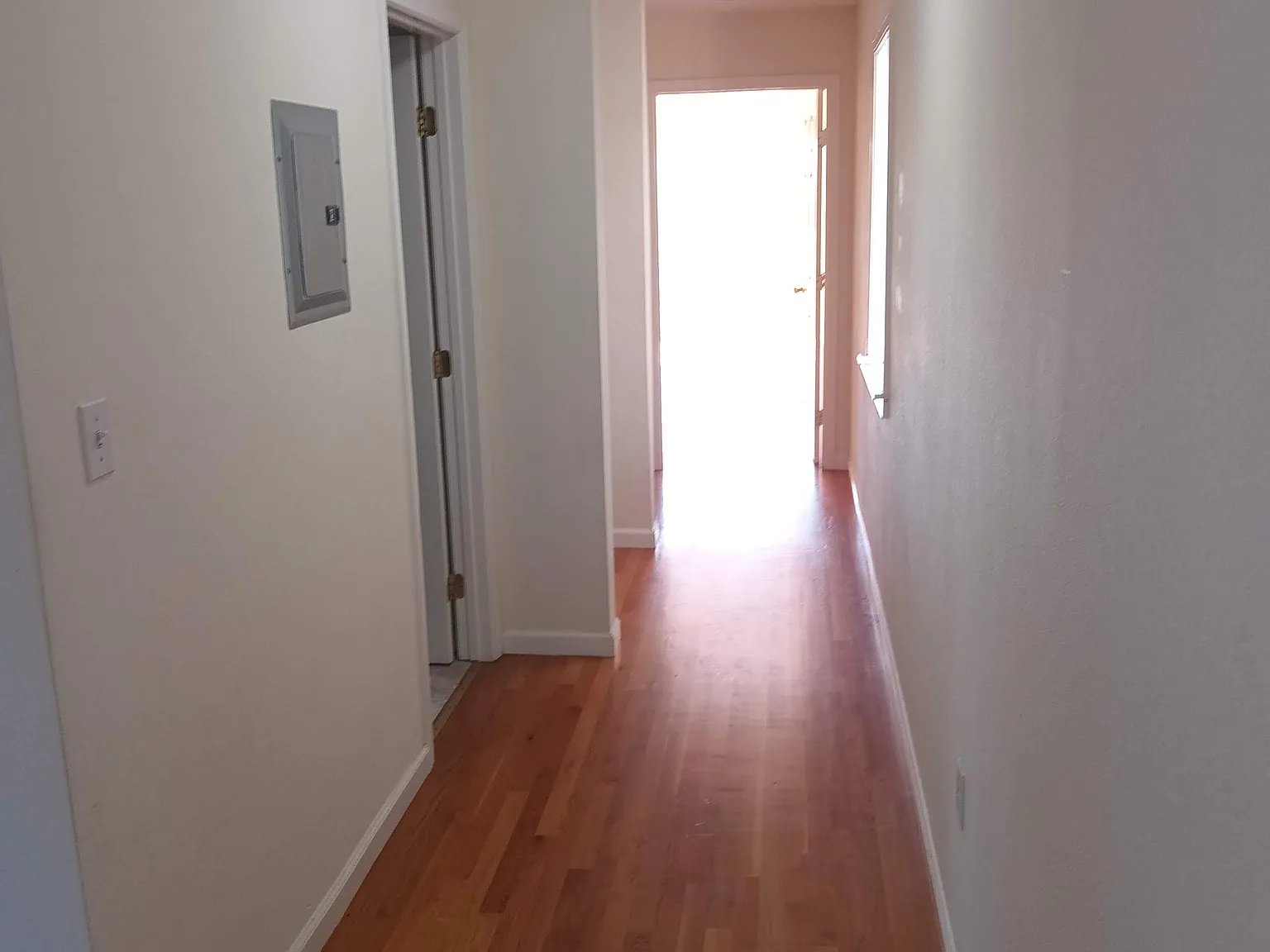 3 bed, 1500 sqft, $3,495 — Photo 3