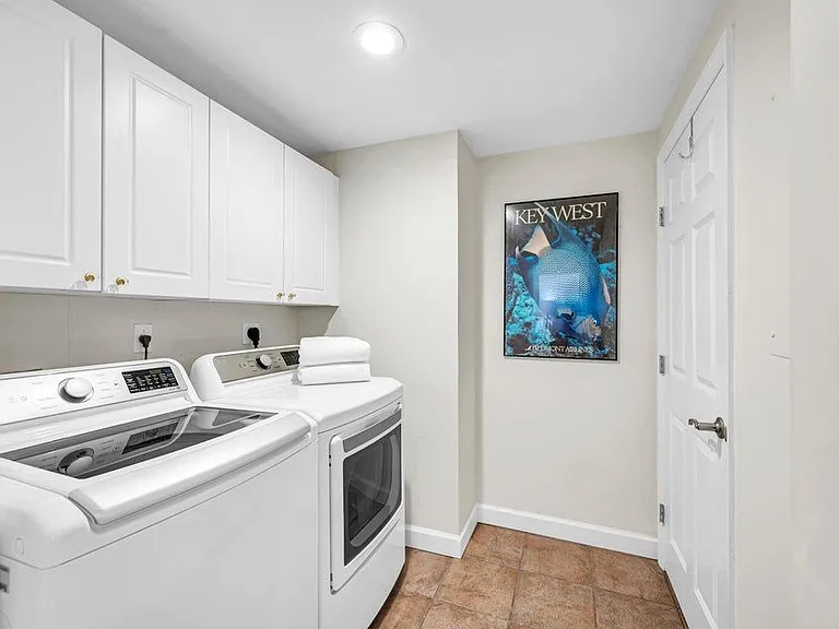 100 Birch Rd #2505D — Photo 13
