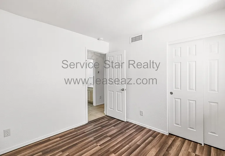 8656 E Crescent Ave — Photo 16