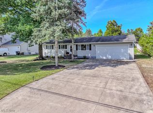 90 Oakleigh Dr, Brunswick, OH 44212