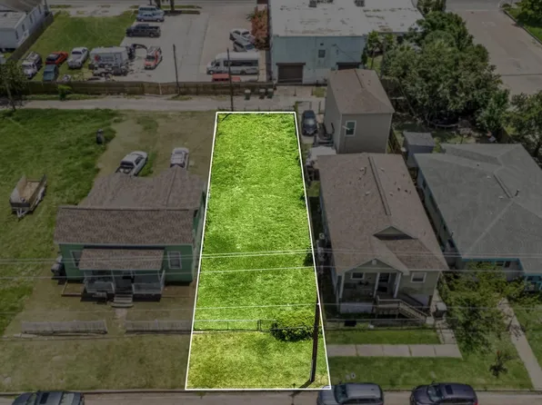 4119 Sealy St, Galveston, TX 77550