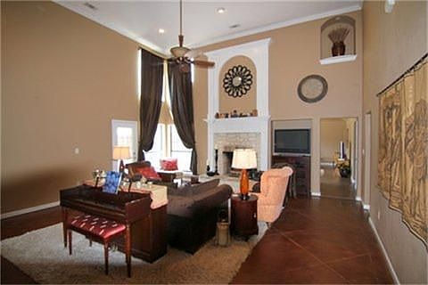 3rd image of 3829 Vicksburg Ct
