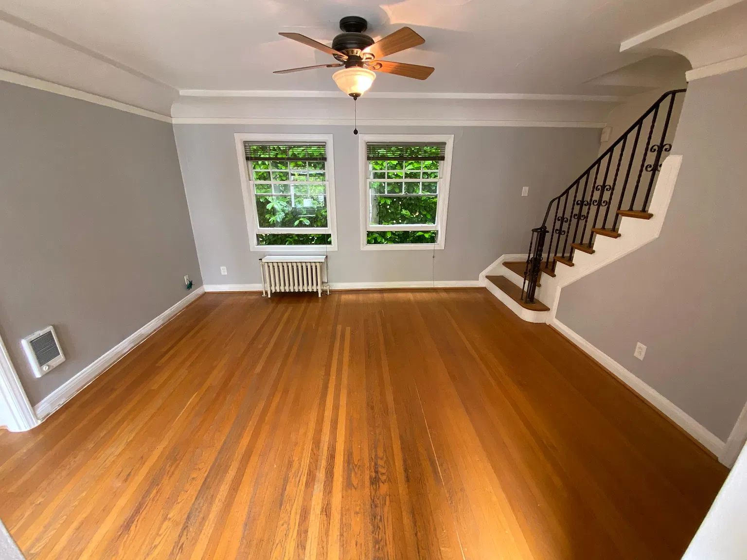 2 bed, 920 sqft, $2,400 — Photo 2