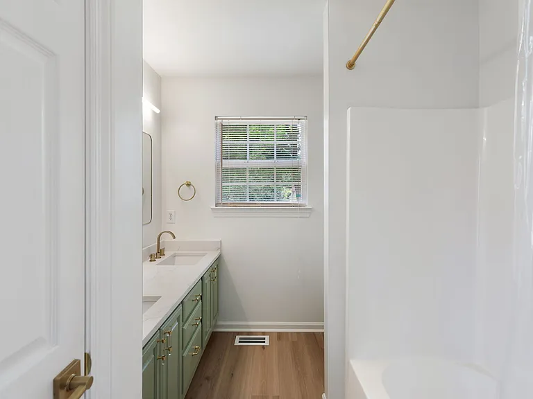 749 23rd St — Photo 37