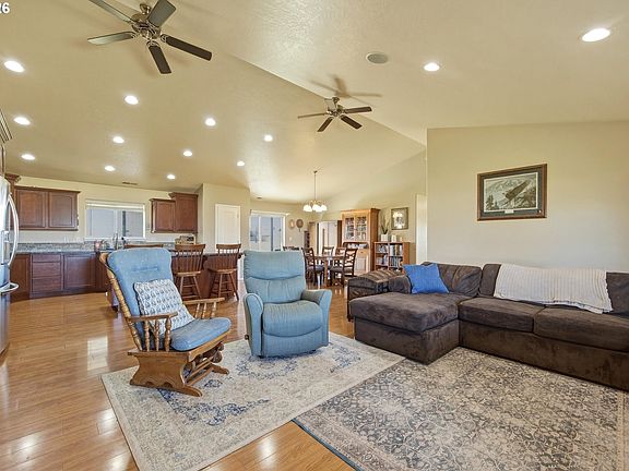 4th image of 495 SW 2nd St