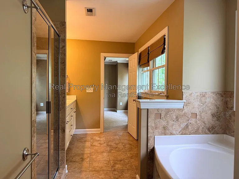 616 Lake Artesia Ln — Photo 33