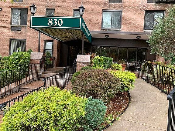 2nd image of 830 Howard Ave