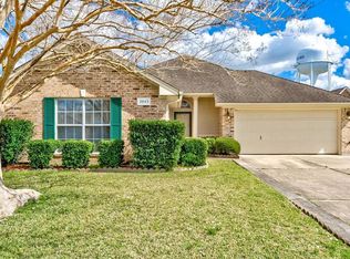 2843 Meadowbrook Ln, Port Neches, TX 77651