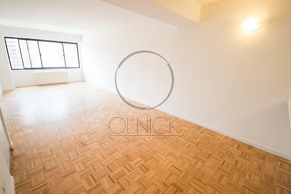 Rented by Olnick Organization | media 1