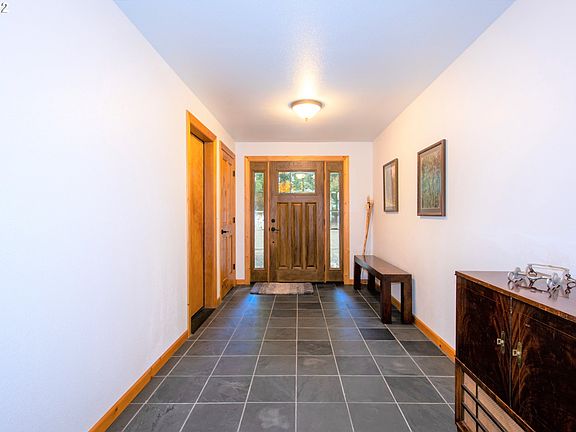 Entrance/Foyer>