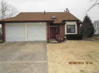 215 Bellm Ln, Florissant, MO 63031