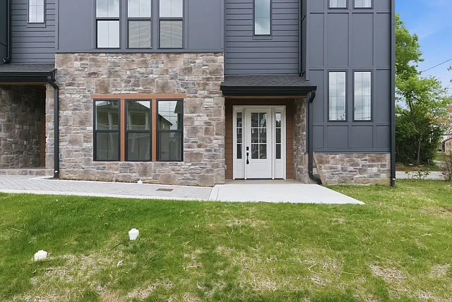 1108 Leland Ave — Photo 3