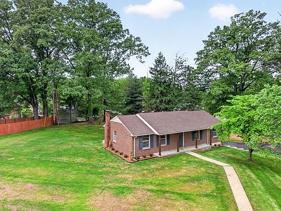 3rd image of 707 Dixie Park Dr