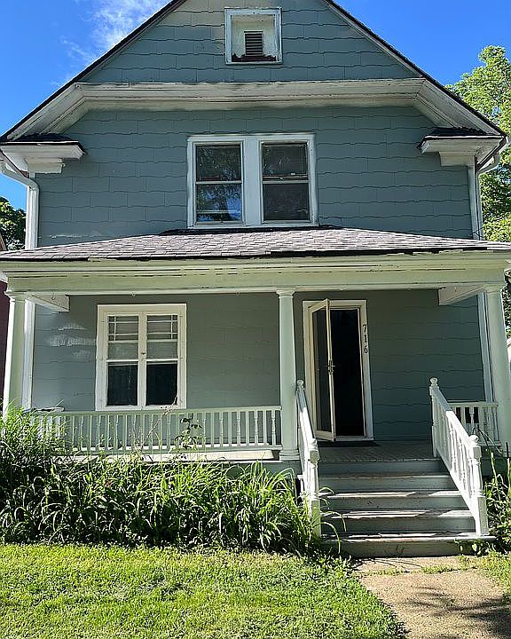 1st image of 716 Pioneer St
