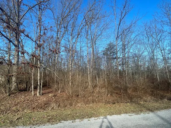 1004 Hopi Dr, Crossville, TN 38572