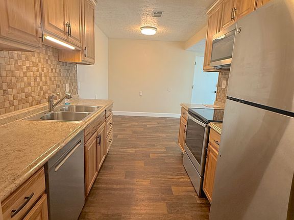 3rd image of 1600 20th St S APT 6